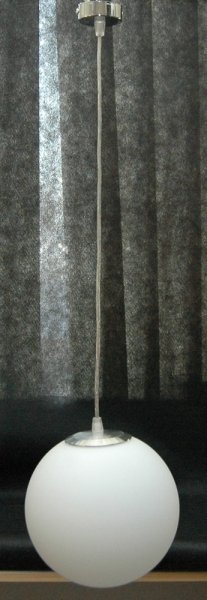 Lampa wisząca kula 20cm zwis chrom szkło białe matowe