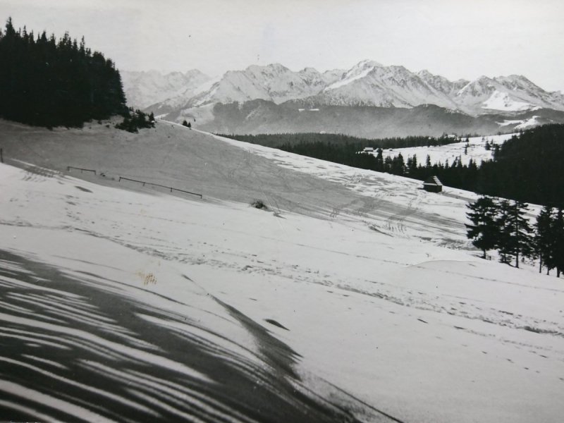 BUKOWINA TATRZAŃSKA. WIDOK NA TATRY FOT. ŚWIĘCKI