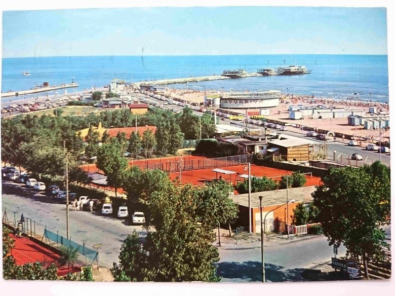 RIMINI. CAMPI DA TENNIS