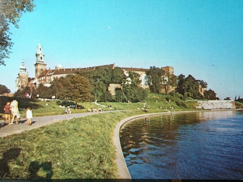 KRAKÓW. WAWEL - WIDOK OD STRONY WISŁY
