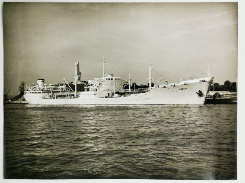 ZDJĘCIE. STATEK W PORCIE – SUDETY  Fot. Janusz Uklejewski 