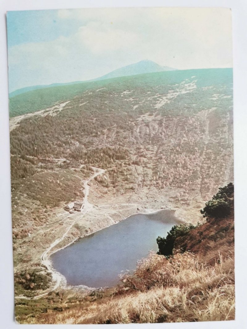 KARKONOSZE. SCHRONISKO PTTK SAMOTNIA NAD MAŁYM STAWEM FOT. KORPAL