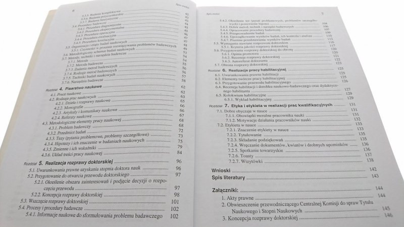 METODOLOGICZNE UWARUNKOWANIA PRACY NAUKOWEJ 2005