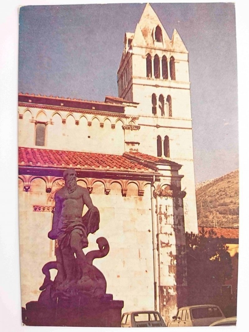 CARRARA – PIAZZA DEL DUOMO. IL GIGANTE E IL CAMPANILE