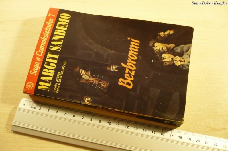 SAGA O CZARNOKSIĘŻNIKU TOM 7: BEZBRONNI (1996)