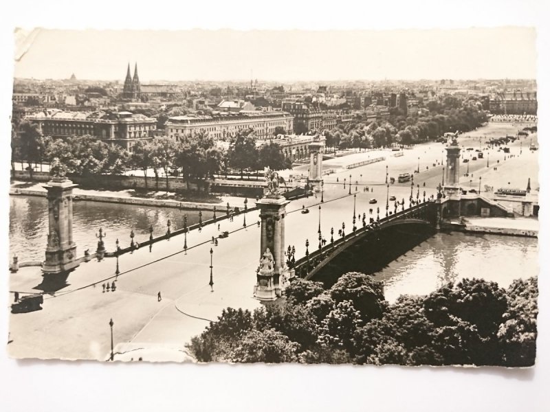 PARIS. LE PONT ALEXANDRE III ET L'ESPLANADE DES NVALIDES