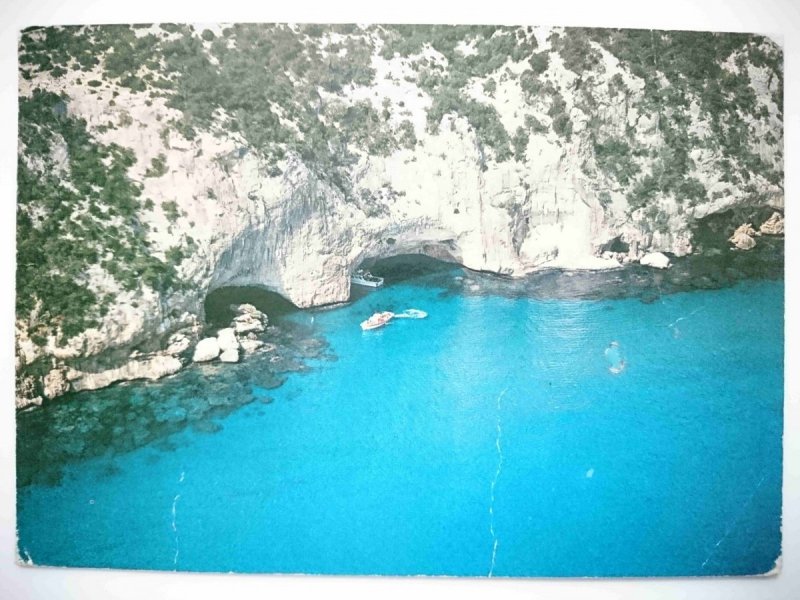 CALA GONONE (SARDEGNA) INGRESSO DELLA GROTTA DEL BUE MARINO