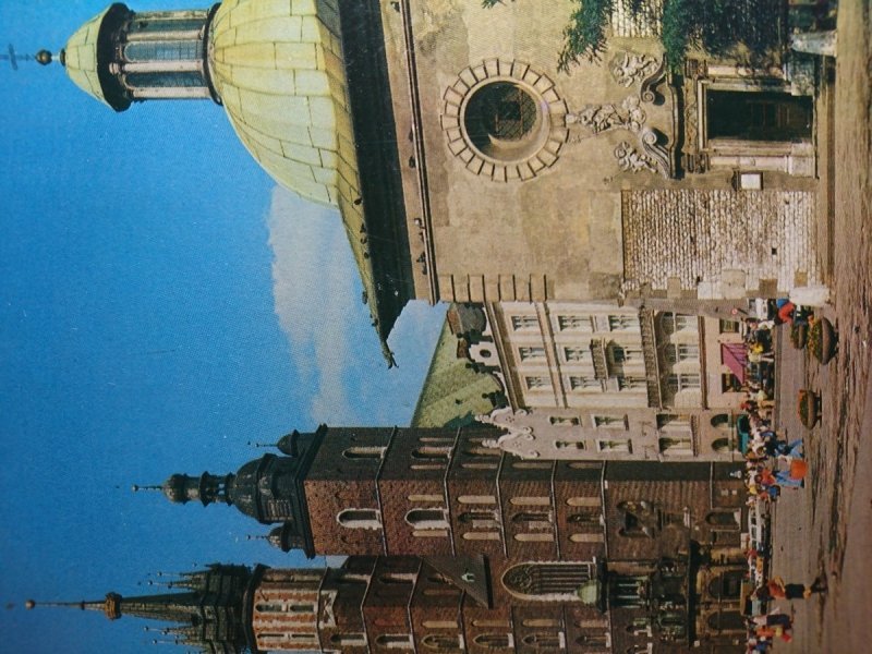 KRAKÓW. RYNEK GŁÓWNY - KOŚCIOŁY... FOT. JABŁOŃSKA