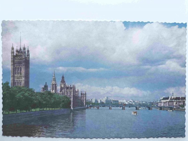 HOUSES OF PARLIAMENT FROM THE RIVER THAMES LONDON