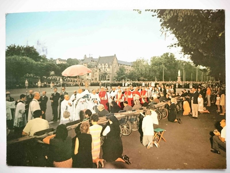 LOURDES. LA BENEDICTION DES MALADES