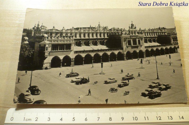 KRAKÓW - SUKIENNICE FOT. G. RUSS