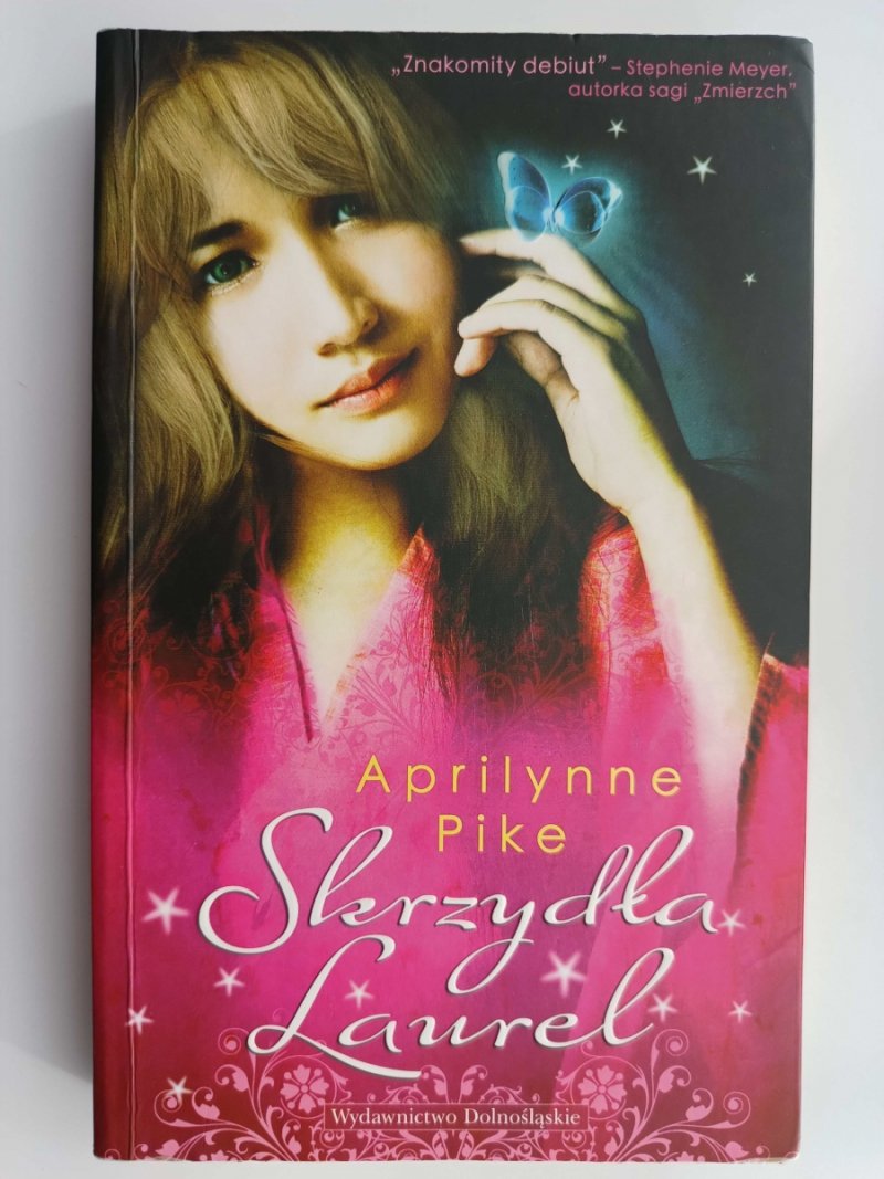 SKRZYDŁA LAUREN. APRILYNNE PIKE