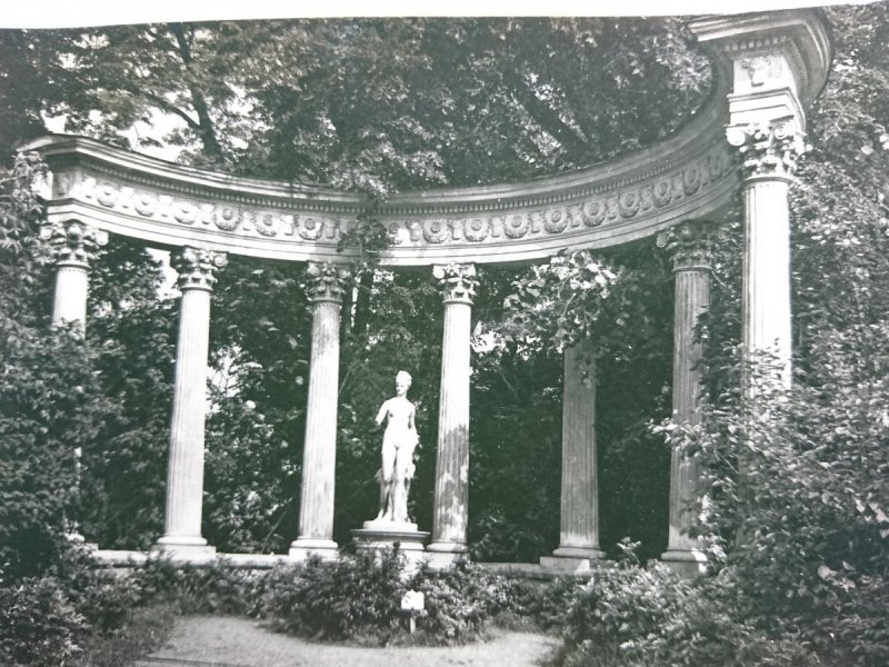 ŁAŃCUT. PARK ZAMKOWY. PERGOLA... FOT. L. ŚWIĘCKI