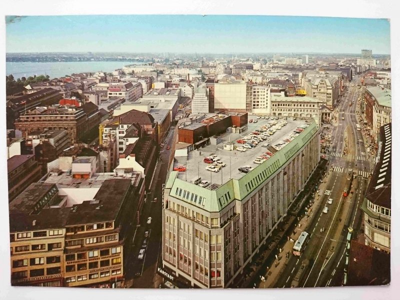 HAMBURG. BLICK UBER DIE CITY MIT MONCKEBERGSTRASSE UND AUSSENALSTER
