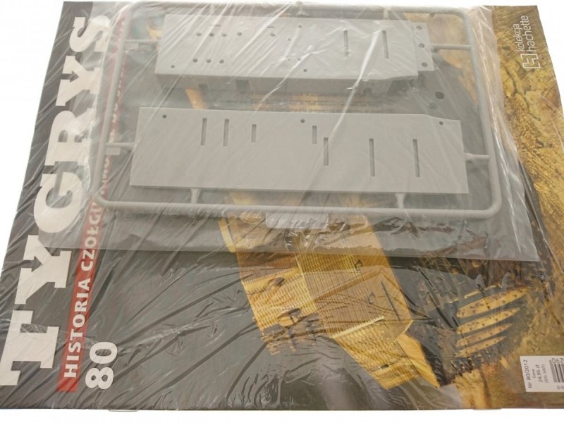 TYGRYS HISTORIA CZOŁGU I MODEL DO SKŁADANIA NR 080