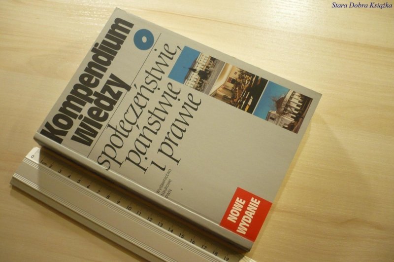 KOMPENDIUM WIEDZY O SPOŁECZEŃŚTWIE PAŃSTWIE (2004)