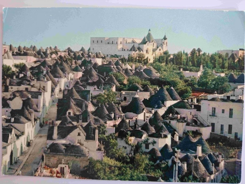 ALBEROBELLO – CENTRO – ZONA MONUMENTALE