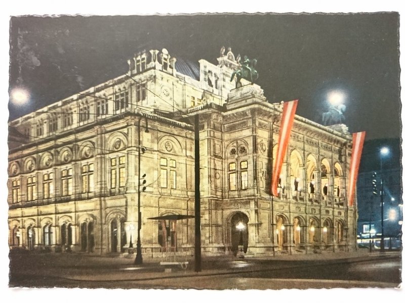 WIEN. OPER BEI NACHT