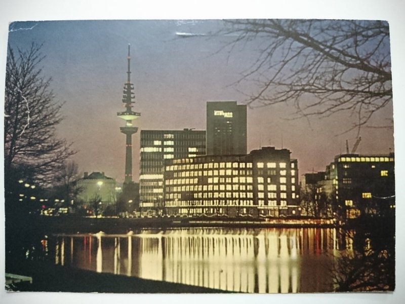 HAMBURG. BLICK UBER DIE AUSSENALSTER AUF HOTEL LOEWS HAMBURG PLAZA UND FERNSEHTURM
