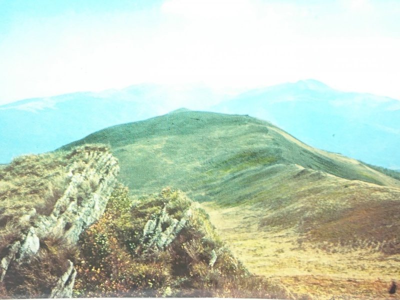 BIESZCZADY. WIDOK Z POŁONINY CARYŃSKIEJ