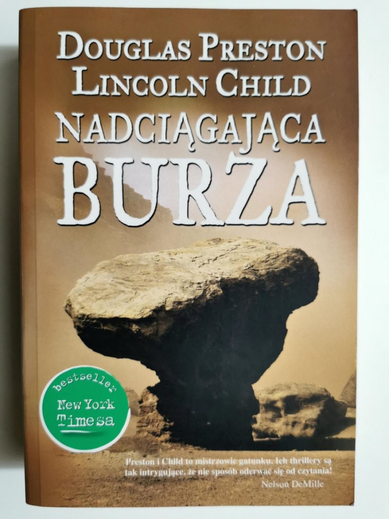 NADCIĄGAJĄCA BURZA - Douglas Preston