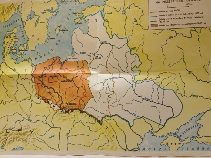 MAPA. ZMIANY GRANIC POLSKI NA PRZESTRZENI DZIEJÓW