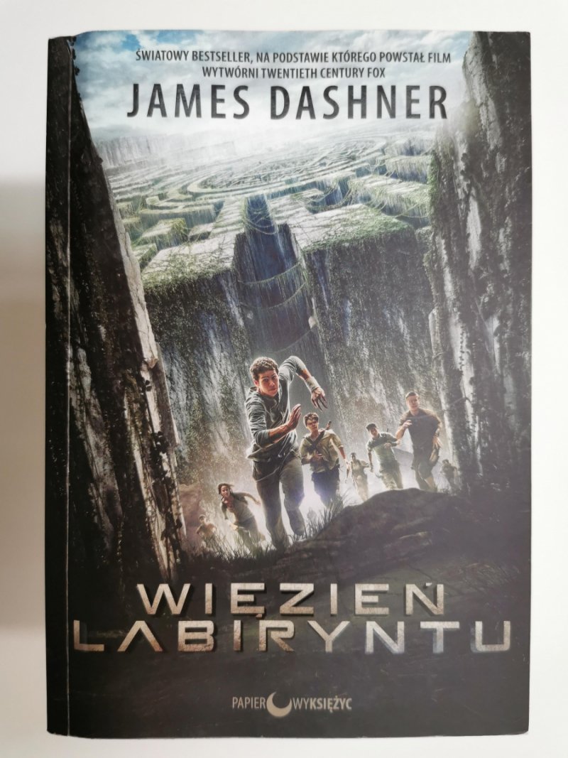 WIĘZIEŃ LABIRYNTU - James Dashner