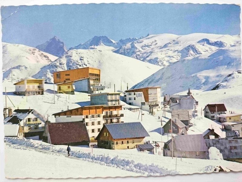 L'ALPE D'HUEZ (ISERE) ALT. 1850 VUE PARTIELLE DE LA STATION