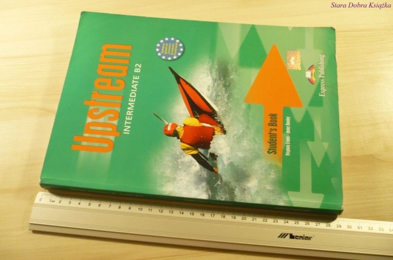 UPSTREAM INTERMEDIATE B2 STUDENT'S BOOK (2007)