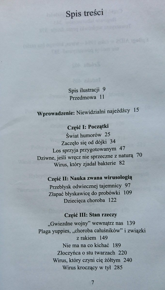 NIEWIDZIALNI NAJEŹDŹCY. O WIRUSACH I NAUKOWCACH KTÓRZY JE ŚCIGAJĄ