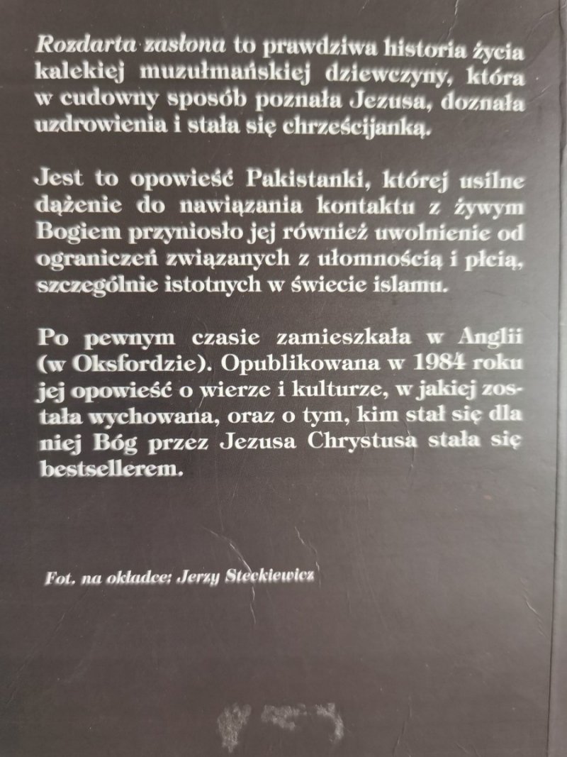 ROZDARTA ZASŁONA - Gulszan Estera