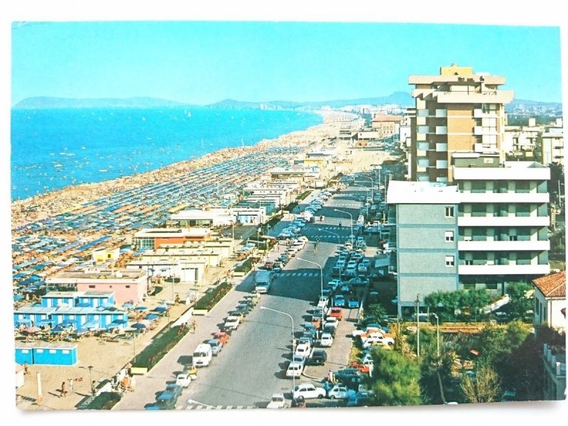 MIRAMARE DI RIMINI. LUNGOMARE E SPIAGGIA