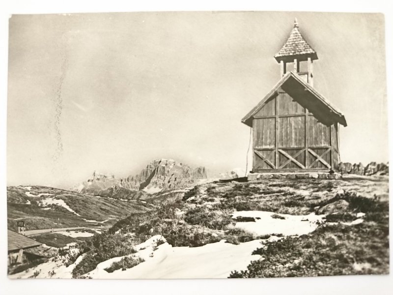DOLOMITI. PASSO DI VALLES . 2032 CHIESETTA CON LA CIVETA