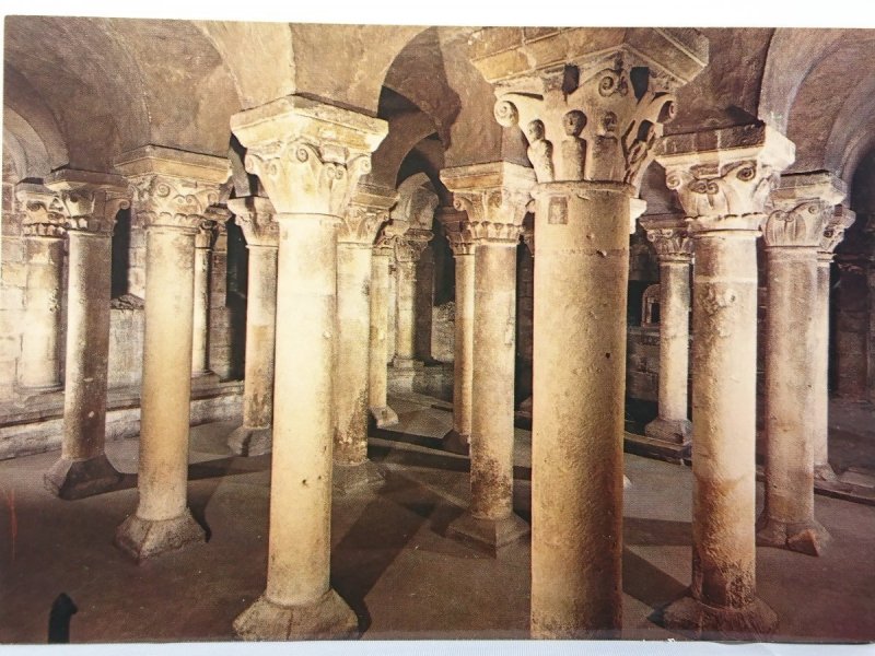 CAEN - ABBAYE AUX DAMES. LA CRYPTE