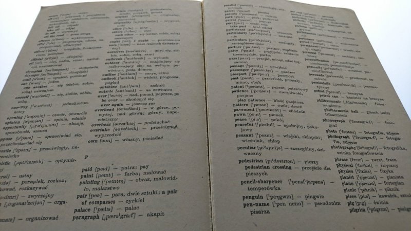 WE USE ENGLISH. PODRĘCZNIK - Janina Smólska 1987