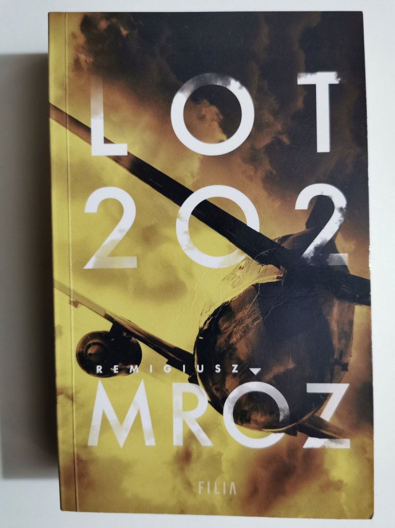LOT 202 - Remigiusz Mróz