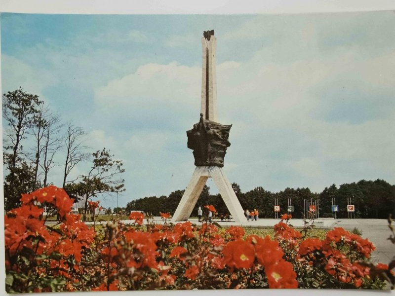 TYCHY. POMNIK WALKI I POKOJU FOT. WEINBERG