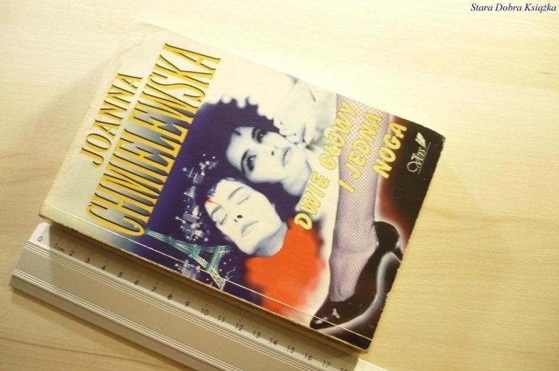 DWIE GŁOWY I JEDNA NOGA - Joanna Chmielewska 1997
