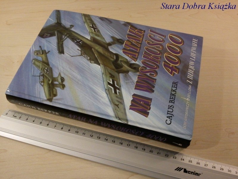 ATAK NA WYSOKOŚCI 4000 - Cajus Bekker