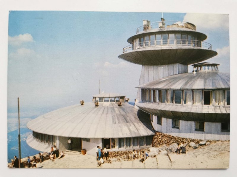 KARKONOSZE. SCHRONISKO I OBSERWATORIUM METEOROLOGICZNE FOT. SUROWIEC