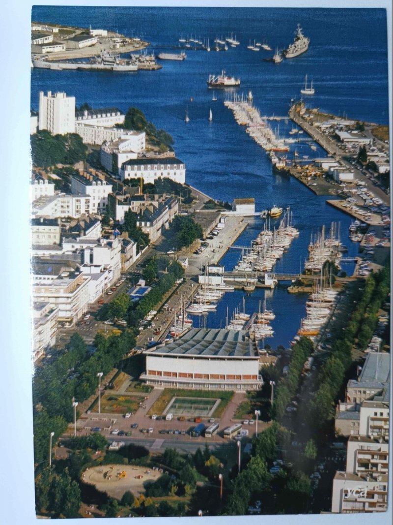 LA BRETAGNE PITTORESQUE LORIENT
