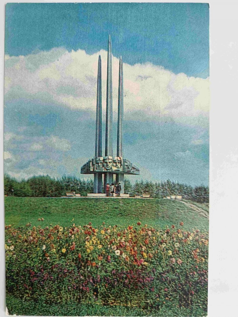 KURSK POMNIK BOHATERSKICH PILOTÓW