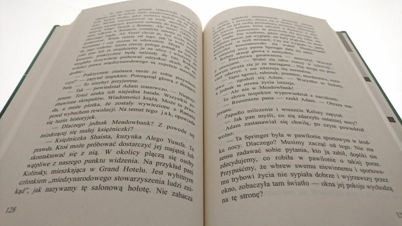 KOT WŚRÓD GOŁĘBI - Agatha Christie 2016