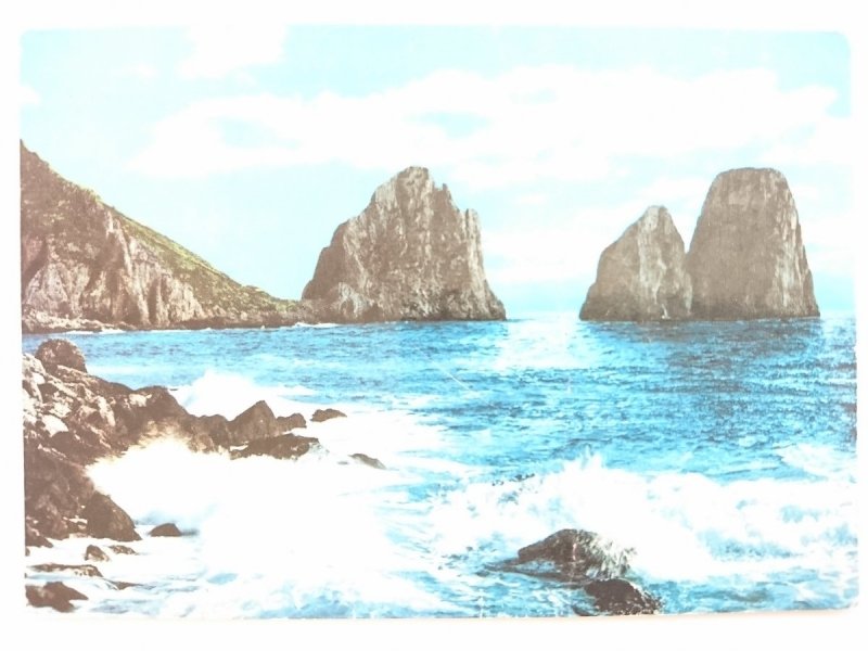CAPRI. FARAGLIONI E MAREGGIATA
