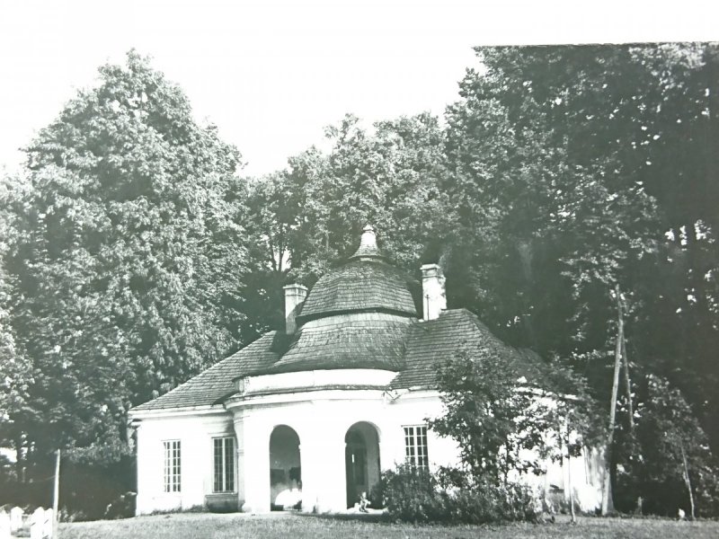 KUROZWĘKI. PAWILON PAŁACOWY Z OK. 1770 R.