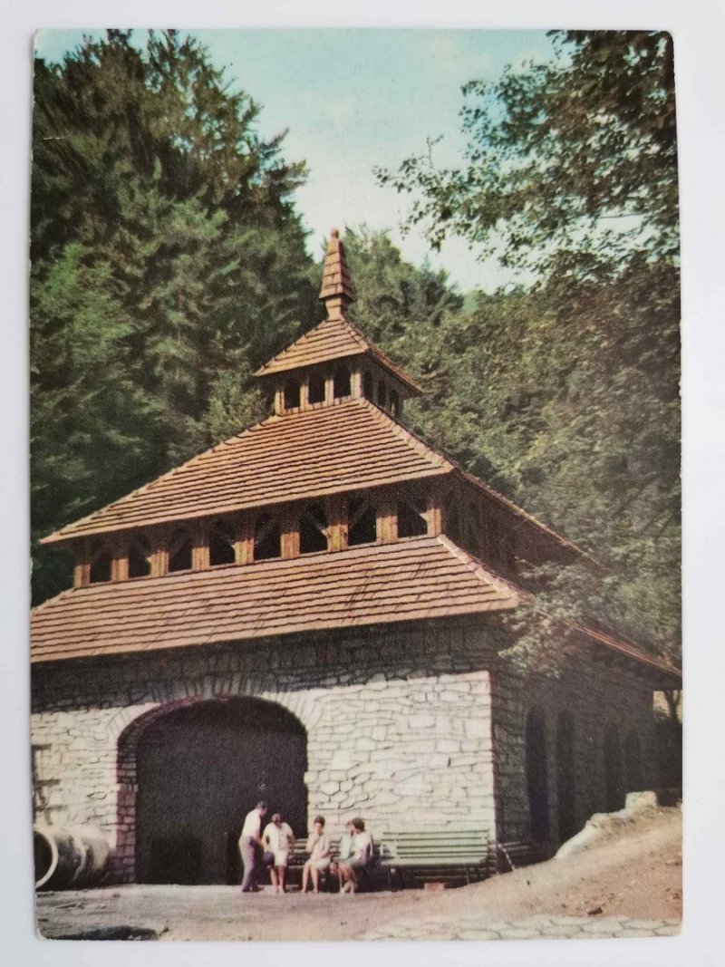 ŻEGIESTÓW ZDRÓJ. PIJALNIA WODY MINERALNEJ PRZY ŹRÓDLE ANNA FOT. KAMYKOWSKI