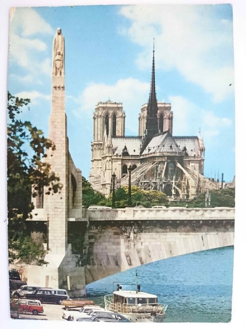 PARIS. STATUE DE SAINTE-GEVIEVE ET NOTRE-DAME