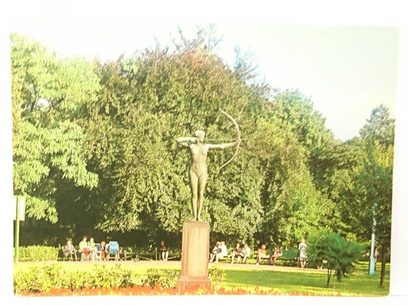 BYDGOSZCZ. ŁUCZNICZKA - RZEŹBA W PARKU IM. JANA