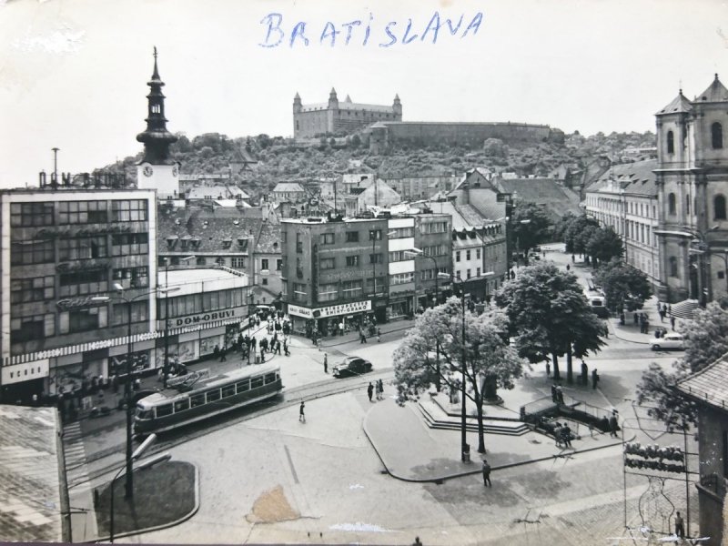 BRATISLAVA - HURBANOVO NAMESTIE