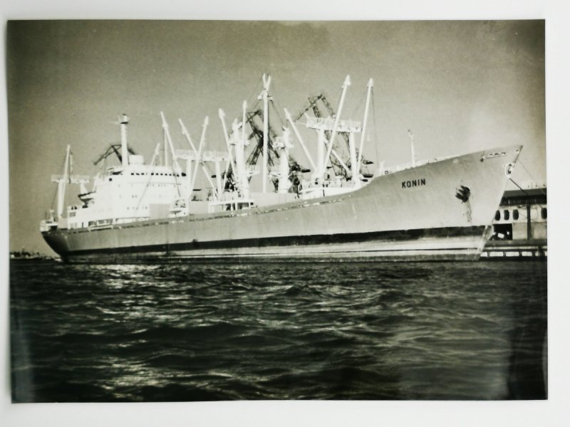 ZDJĘCIE. STATEK W PORCIE – KONIN  Fot. Janusz Uklejewski 